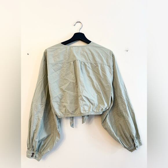 Free People Gigi Front Tie Balloon Sleeve Crop Top green tea 100% cotton boho M - Picture 9 of 11